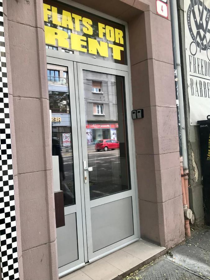 De Luxe 4 May Plaza Bratislava Exteriör bild